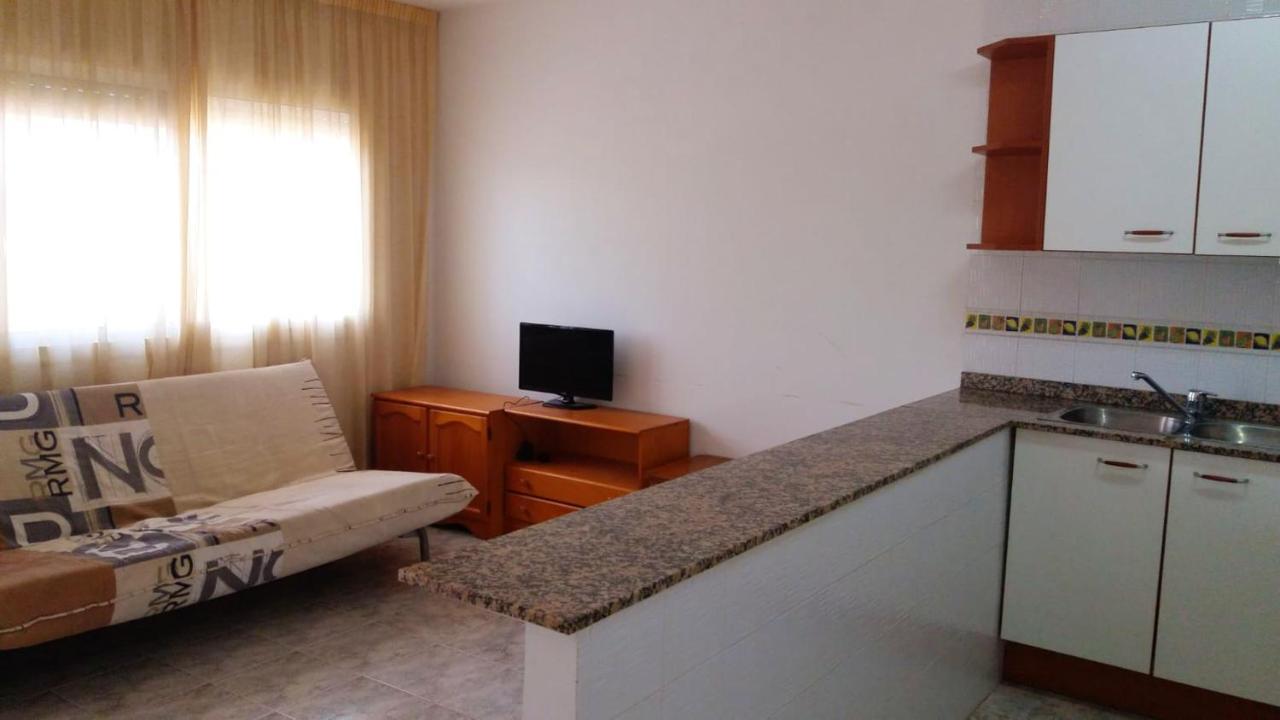 One Bedroom Appartement At L'Eucaliptus 400 M Away From The Beach With Sea View Shared Pool And Furnished Terrace Bagian luar foto